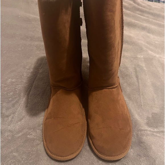 Women’s Fur Boots With Bows Size 8 - Picture 4 of 7